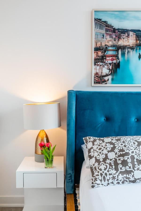 Luxury 2 Bedroom In The Heart Of Entertainment District W/ Cn Tower View Toronto Esterno foto