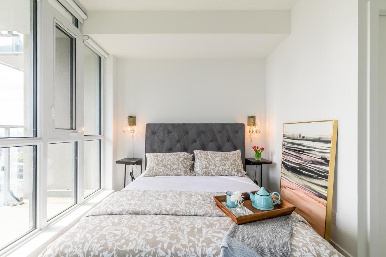 Luxury 2 Bedroom In The Heart Of Entertainment District W/ Cn Tower View Toronto Esterno foto