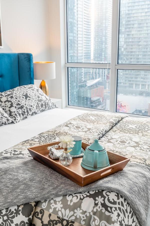 Luxury 2 Bedroom In The Heart Of Entertainment District W/ Cn Tower View Toronto Esterno foto