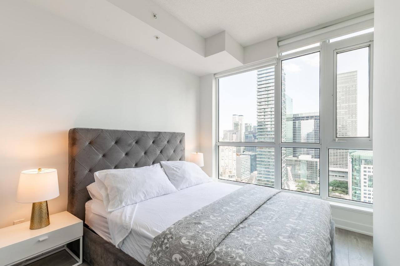 Luxury 2 Bedroom In The Heart Of Entertainment District W/ Cn Tower View Toronto Esterno foto