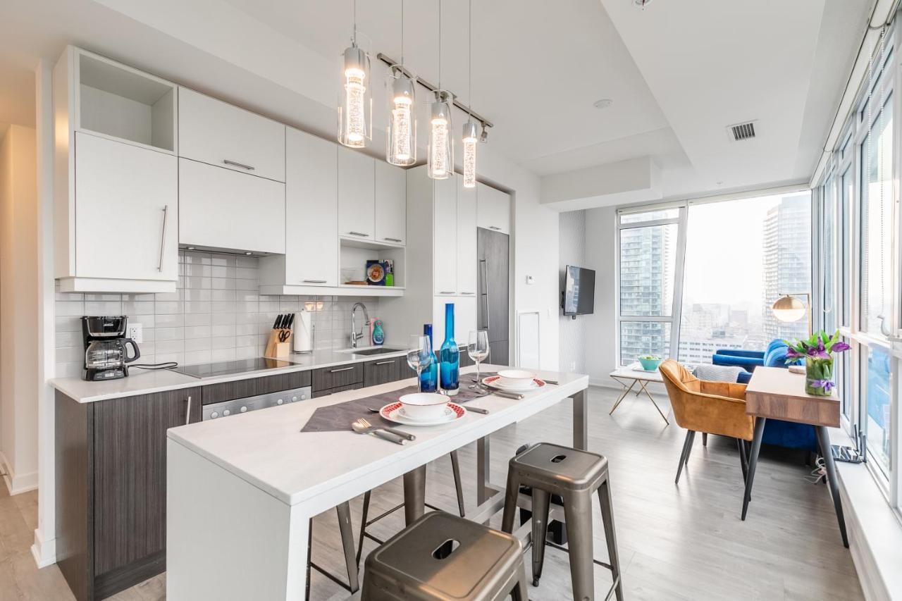 Luxury 2 Bedroom In The Heart Of Entertainment District W/ Cn Tower View Toronto Esterno foto